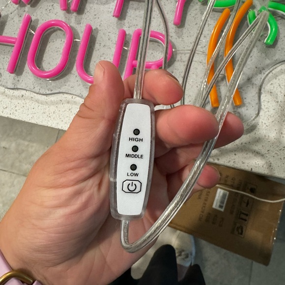 Happy Hour Neon Bar Light - Picture 4 of 5